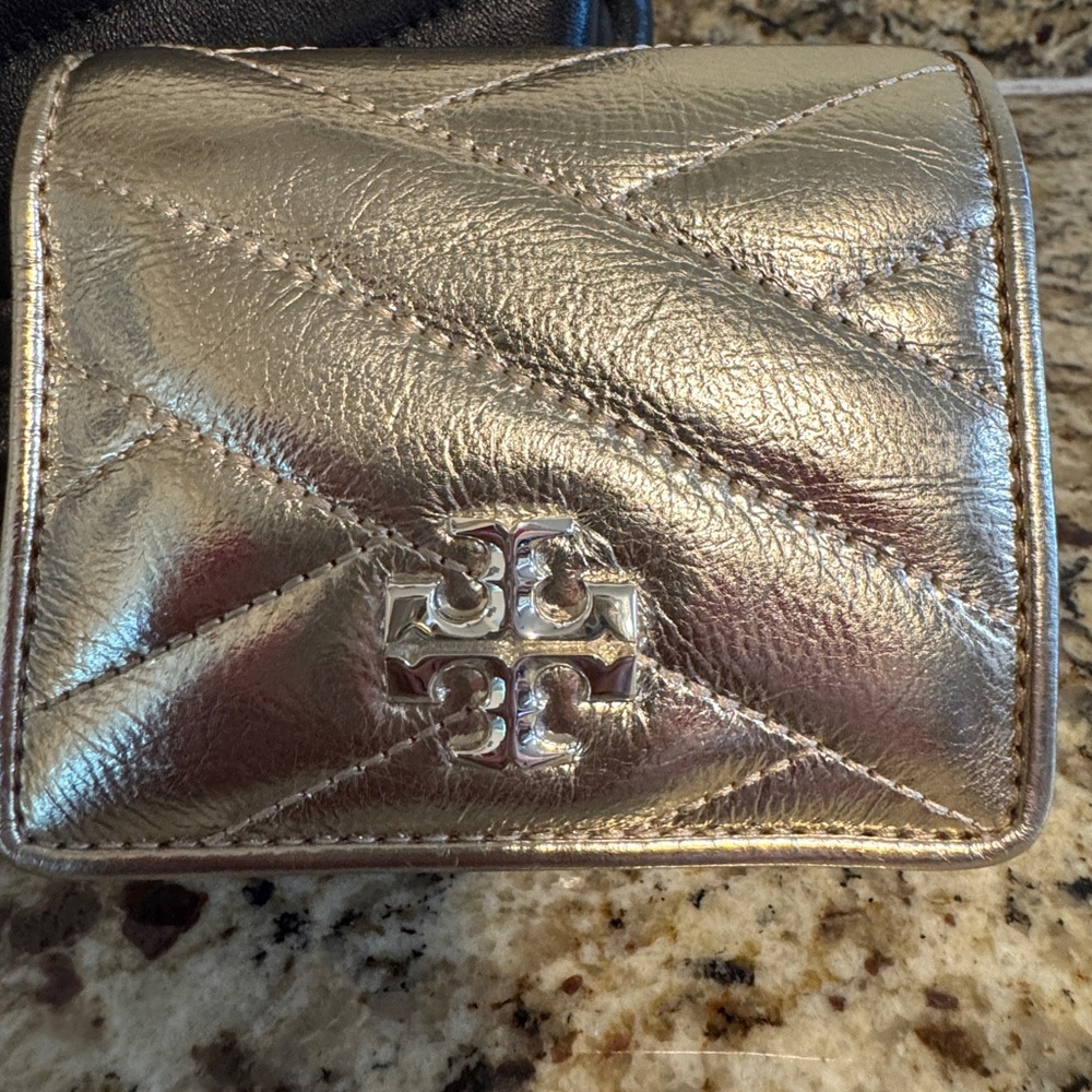 Tory Burch KIRA CHEVRON BI-FOLD WALLET